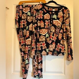 Disney holiday pajamas size large